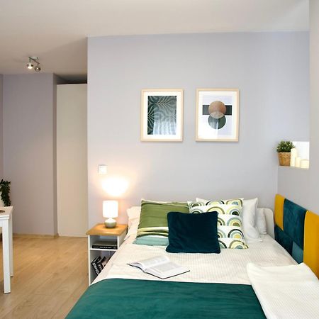 Krakow Apartments - Solna Studio & Apartments Exteriör bild