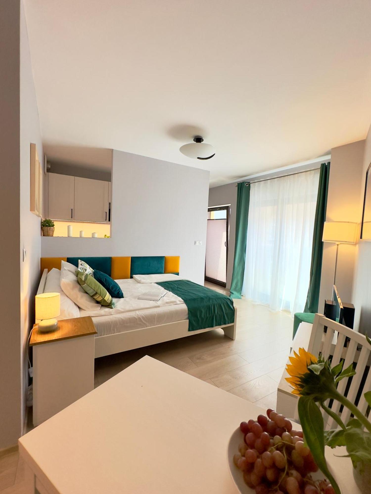 Krakow Apartments - Solna Studio & Apartments Exteriör bild