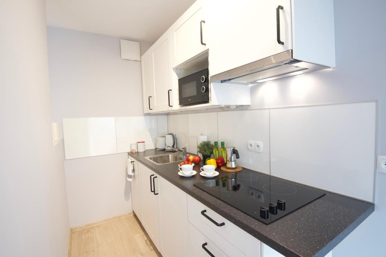 Krakow Apartments - Solna Studio & Apartments Exteriör bild
